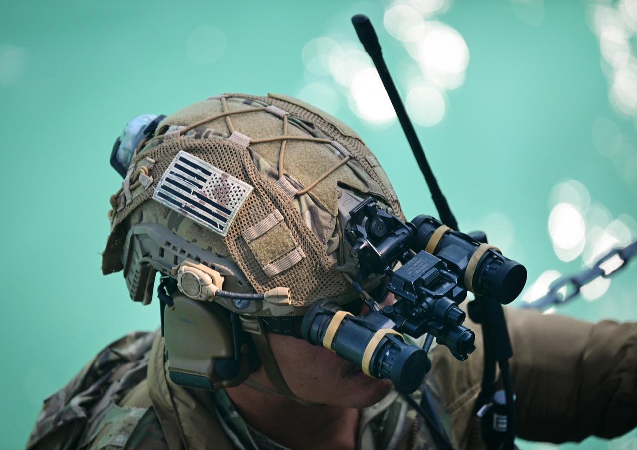 The detail of a helmet with a binocular attached is pictured from above as an officer of the NATO Special Operations Forces takes part to the Trojan Footprint 2026 (TFP26) military exercise in Constanta, south-eastern Romania, May 18, 2026. (AFP Photo)