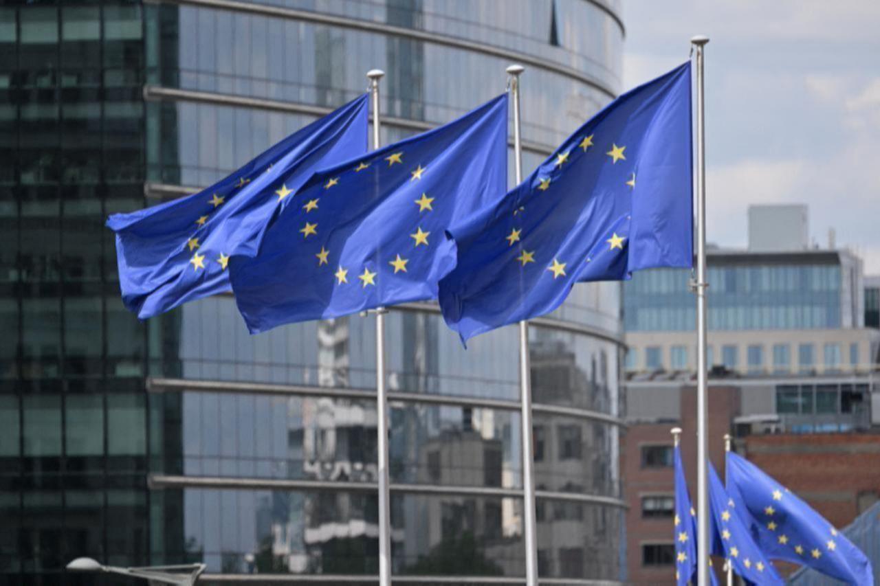 EU weighs heavier Iran sanctions as Hormuz stays shut