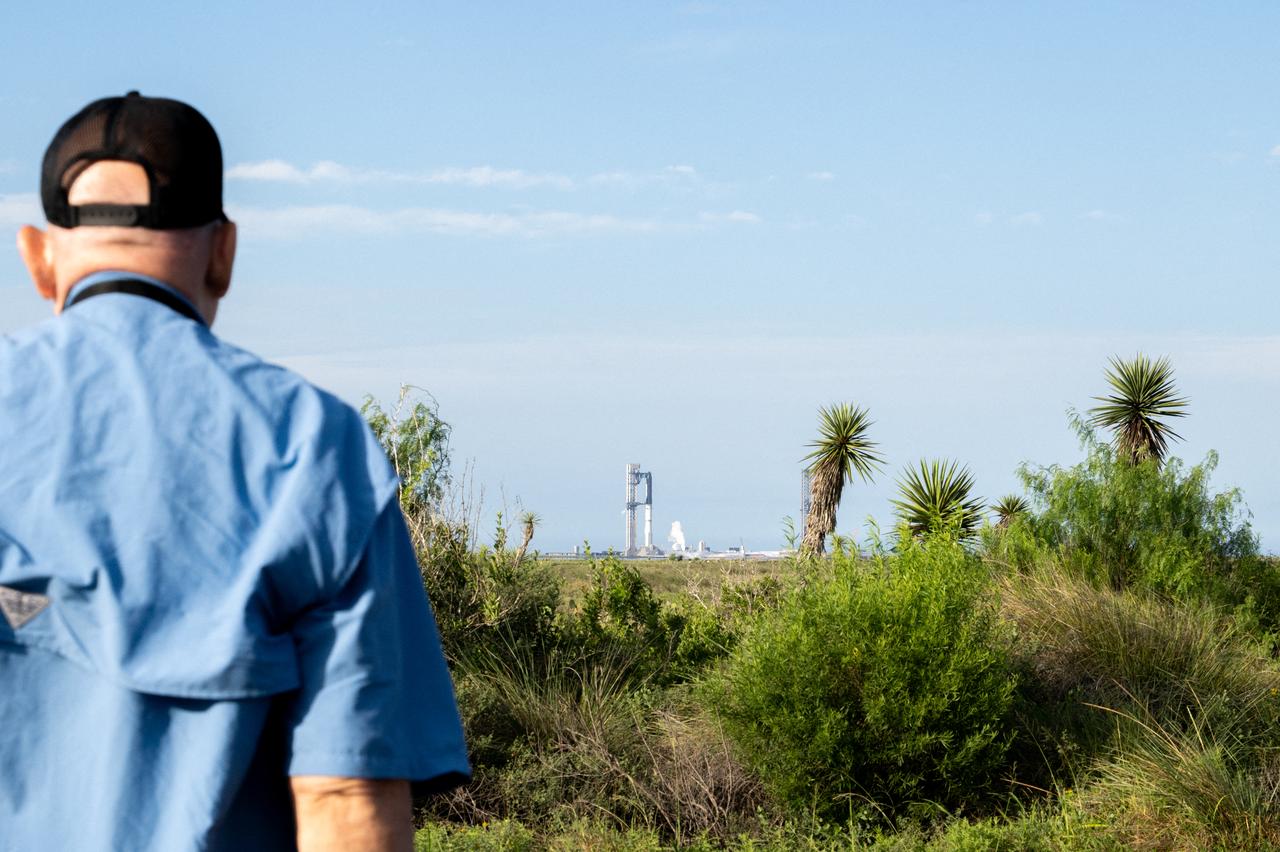The SpaceX Starship V3 is seen docked at on a launch pad at Starbase on May 21, 2026 in Boca Chica Beach, Texas. (AFP Photo)