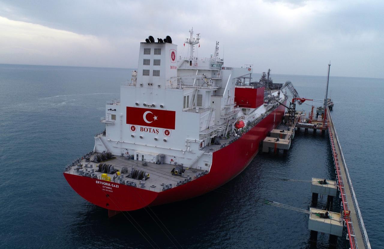 Türkiye's first floating storage regasification unit (FSRU), Ertugrul Gazi, docked at the BOTAS Dortyol LNG Storage Facility off the coast of Hatay in southern Türkiye, on Feb. 2, 2022. (IHA Photo)