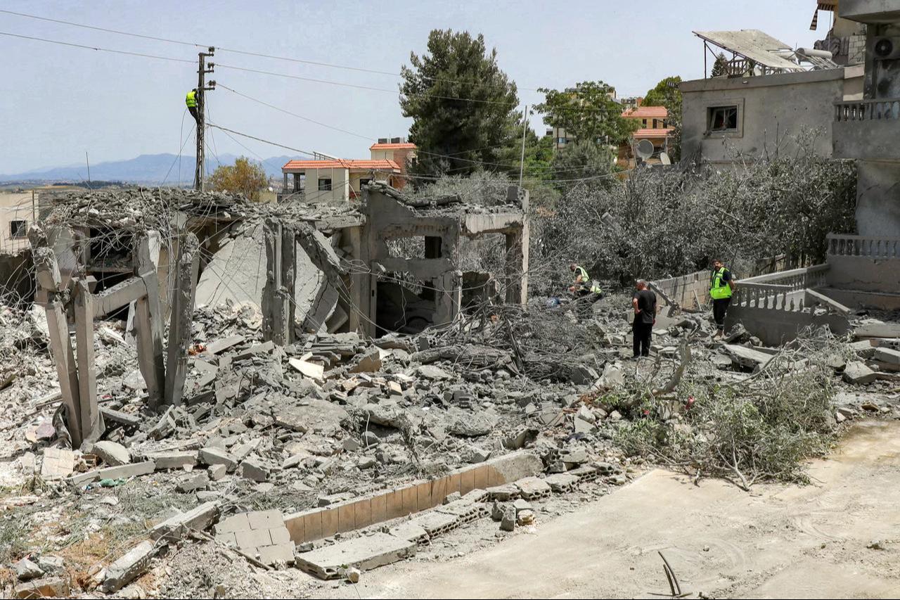 First responders inspect damage following Israeli bombardment on the village of Deir Qanoun al-Nahr in southern Lebanon, May 17, 2026. (AFP Photo)