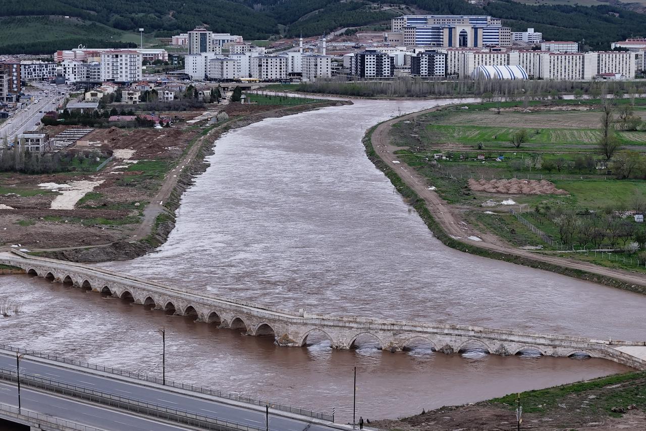 800-year-old bridge defies floods as new structures collapse in Türkiye