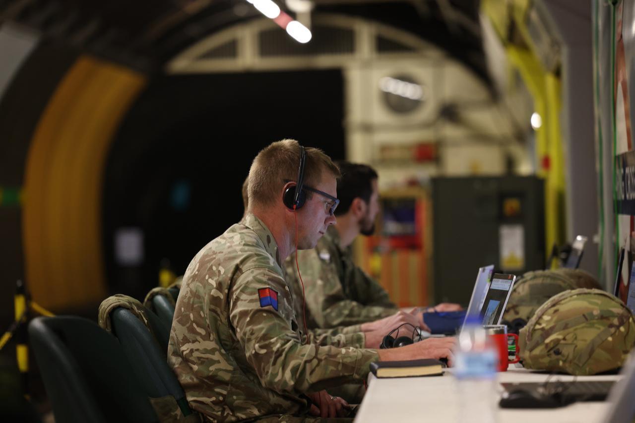 The British Army’s Allied Rapid Reaction Corps (ARRC) has deployed a multi-national command post at Charing Cross underground station in London. (UK MOD © Crown copyright 2026)