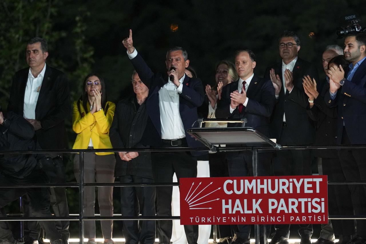 CHP reelects suspended leader Ozel as parliamentary group chair