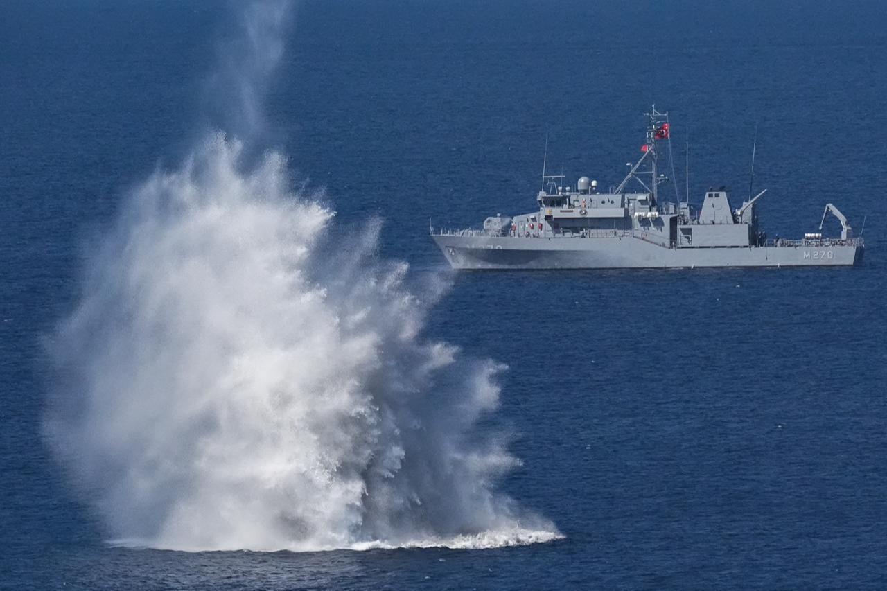 Turkish Navy's mine-clearing vessel takes part in the daytime activities as part of the Distinguished Observer Day of the EFES-2026 Exercise in Izmir, Türkiye, May 21, 2026. (AA Photo)