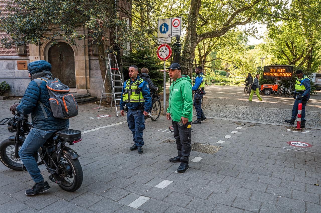 Amsterdam restricts 'fatbikes' as complaints and injuries surge