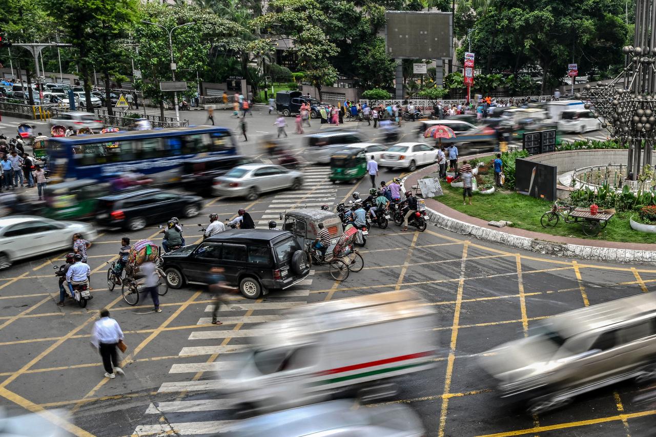 Dhaka deploys AI cameras to catch traffic offenders