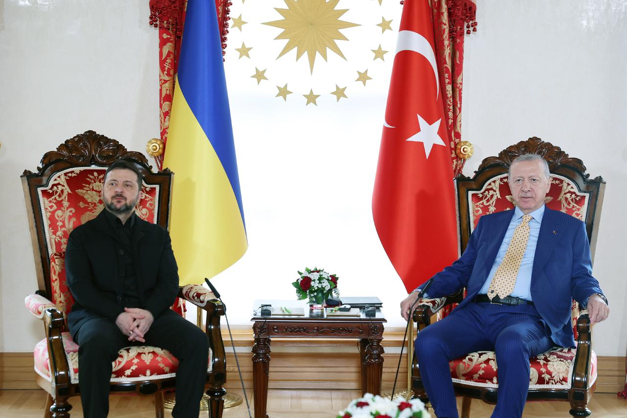 Ukraine says Türkiye 'first choice' for peace talks