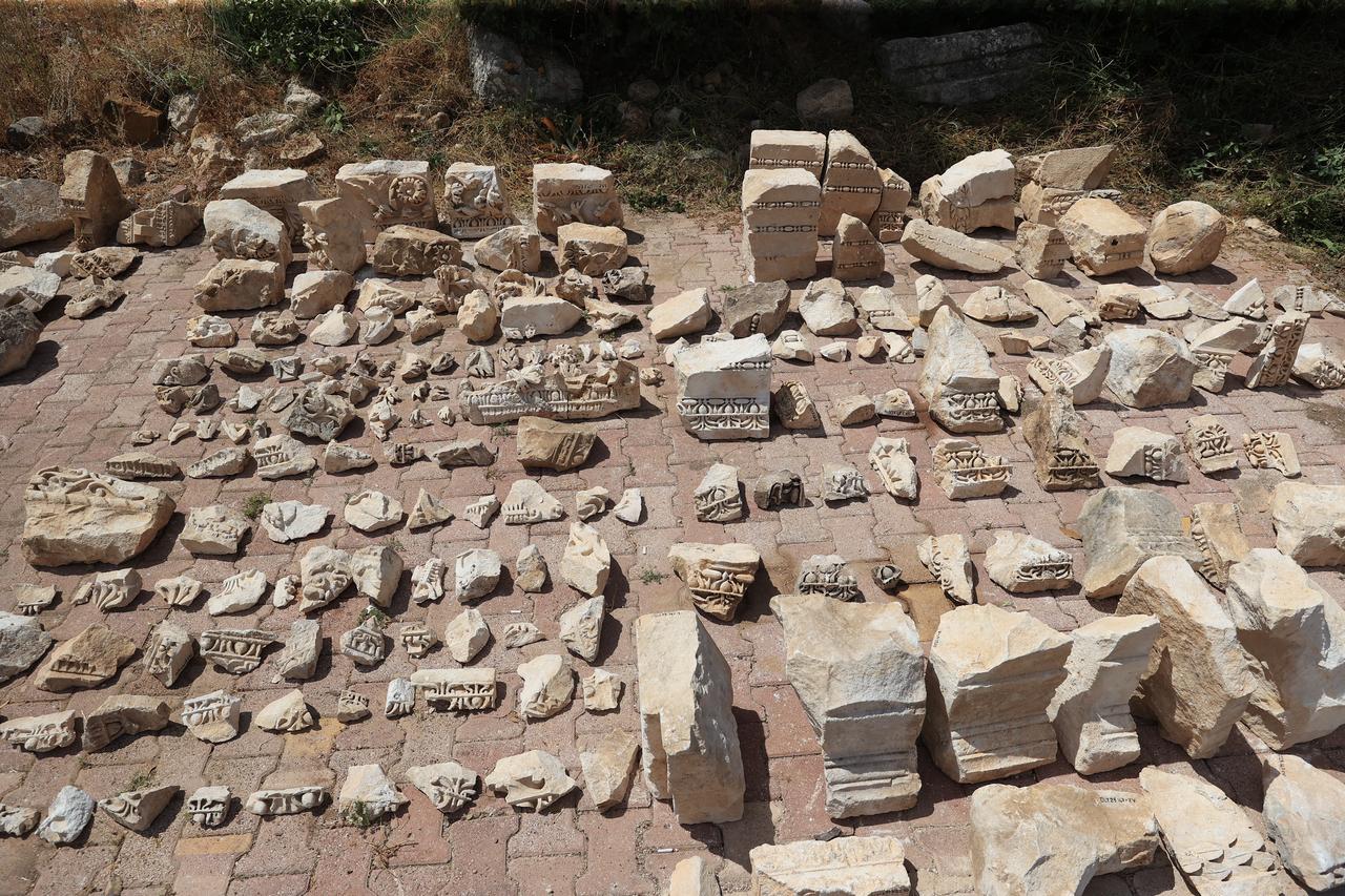 A view of an uncovered monumental tomb believed to belong to an aristocratic and wealthy woman during an archaeological excavation in Olympos, which is one of the most important cities of the Lycian civilization in Antalya’s Kumluca district in Türkiye, May 19, 2026. (AA Photo)