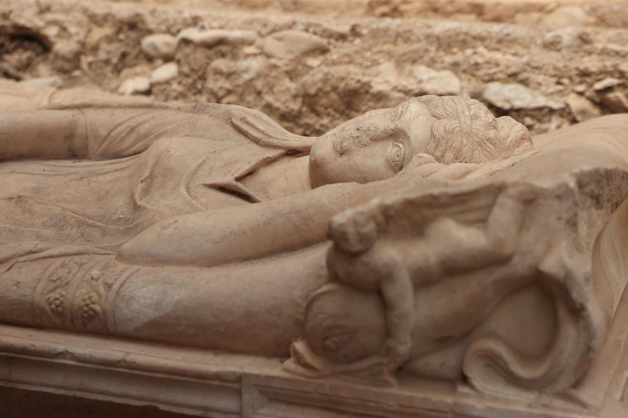 A view of an uncovered monumental tomb believed to belong to an aristocratic and wealthy woman during an archaeological excavation in Olympos, which is one of the most important cities of the Lycian civilization in Antalya’s Kumluca district in Türkiye, May 19, 2026. (AA Photo)