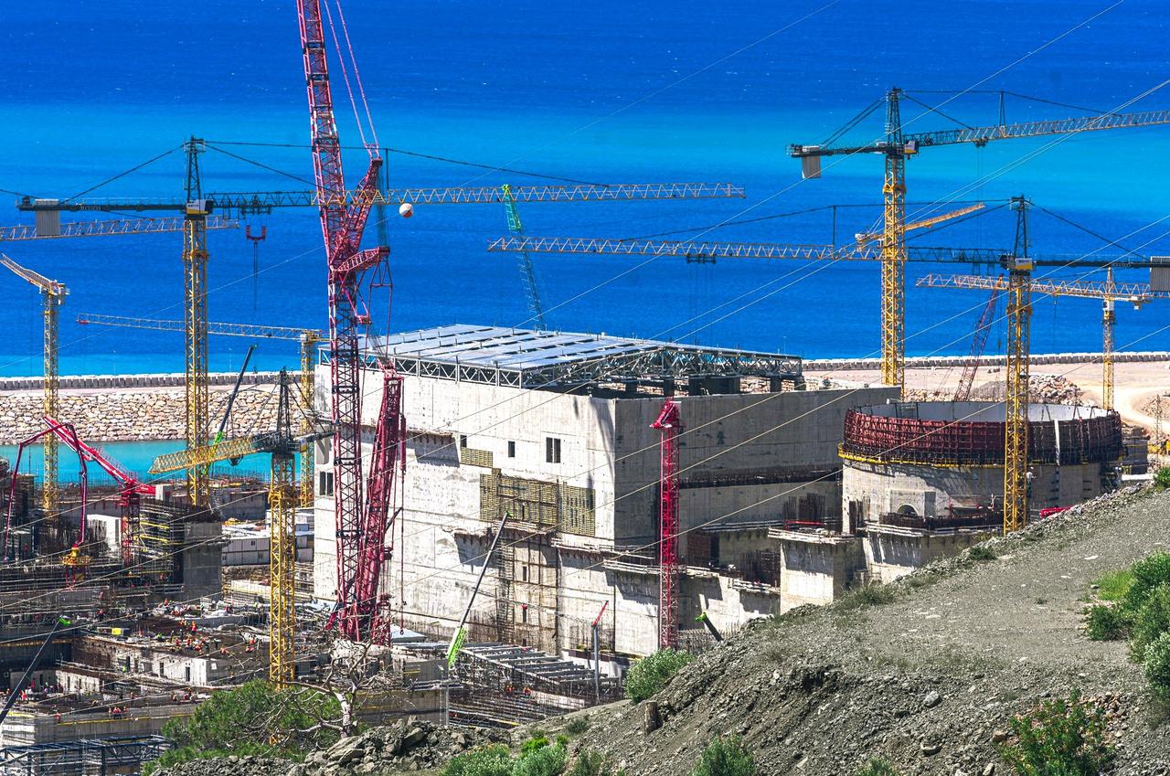An aerial view of the main overhead crane installed in the turbine hall of the third power unit at Akkuyu Nuclear Power Plant in Mersin, Türkiye, May 10, 2026. (Akkuyu Nuclear Power Plant/HO/AA Photo)