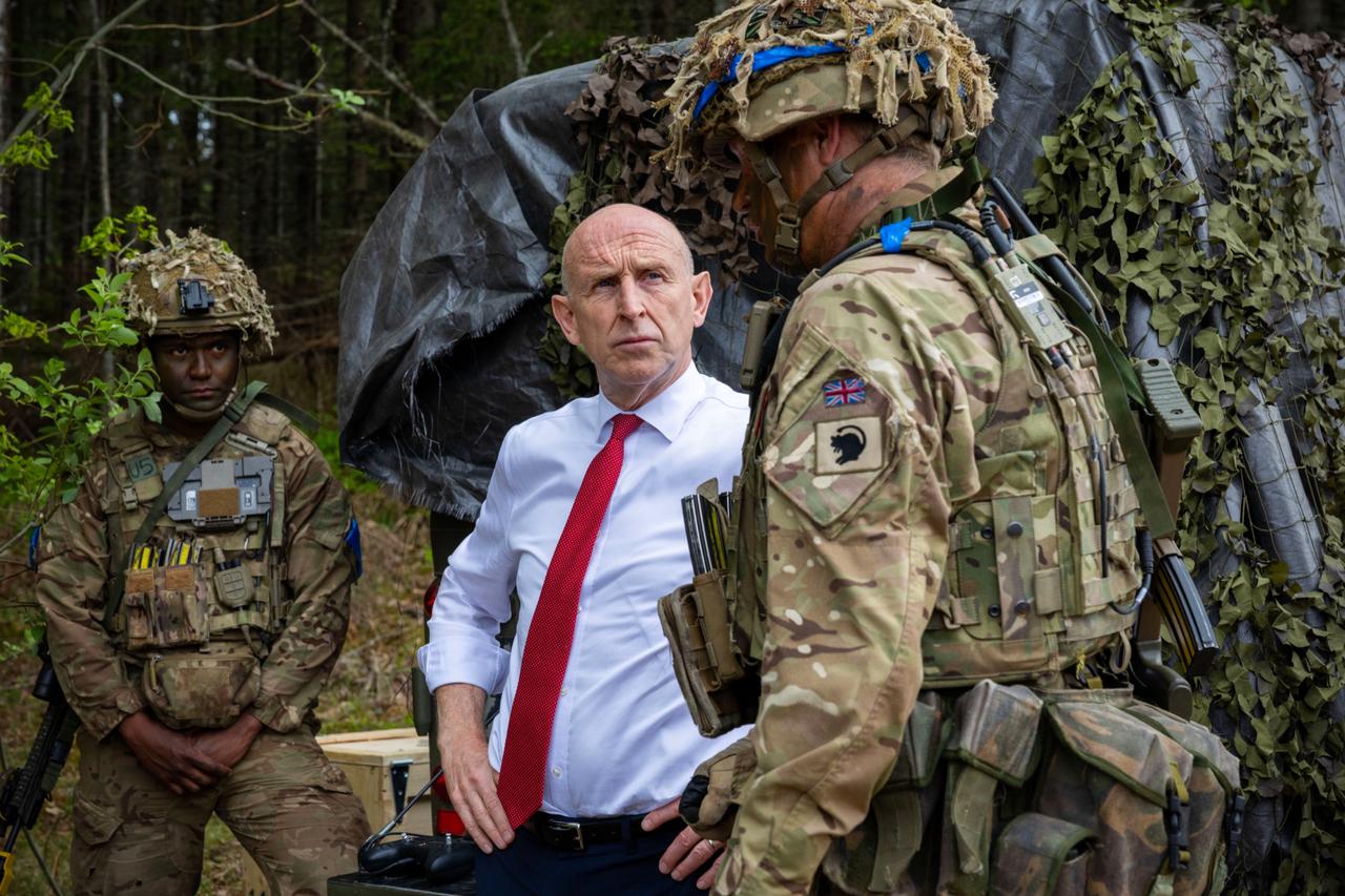 Russia jams RAF jet carrying UK Defense Secretary near Estonian border 
