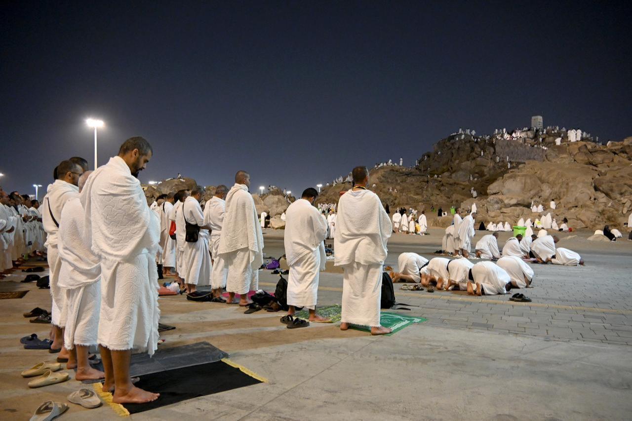 Pilgrims spending the night in worship in the Arafat region near Mecca, Saudi Arabia, May 26, 2026 (AA Photo)