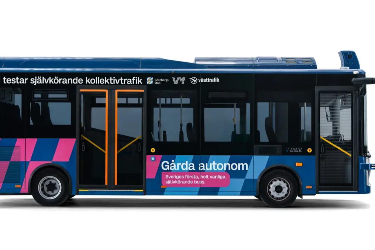 Photo shows the damaged self-driving bus that was involved in a crash with a tram Gothenburg, Sweden, May 25, 2026. (Photo by Elvira Jansson via sverigesradio.se)