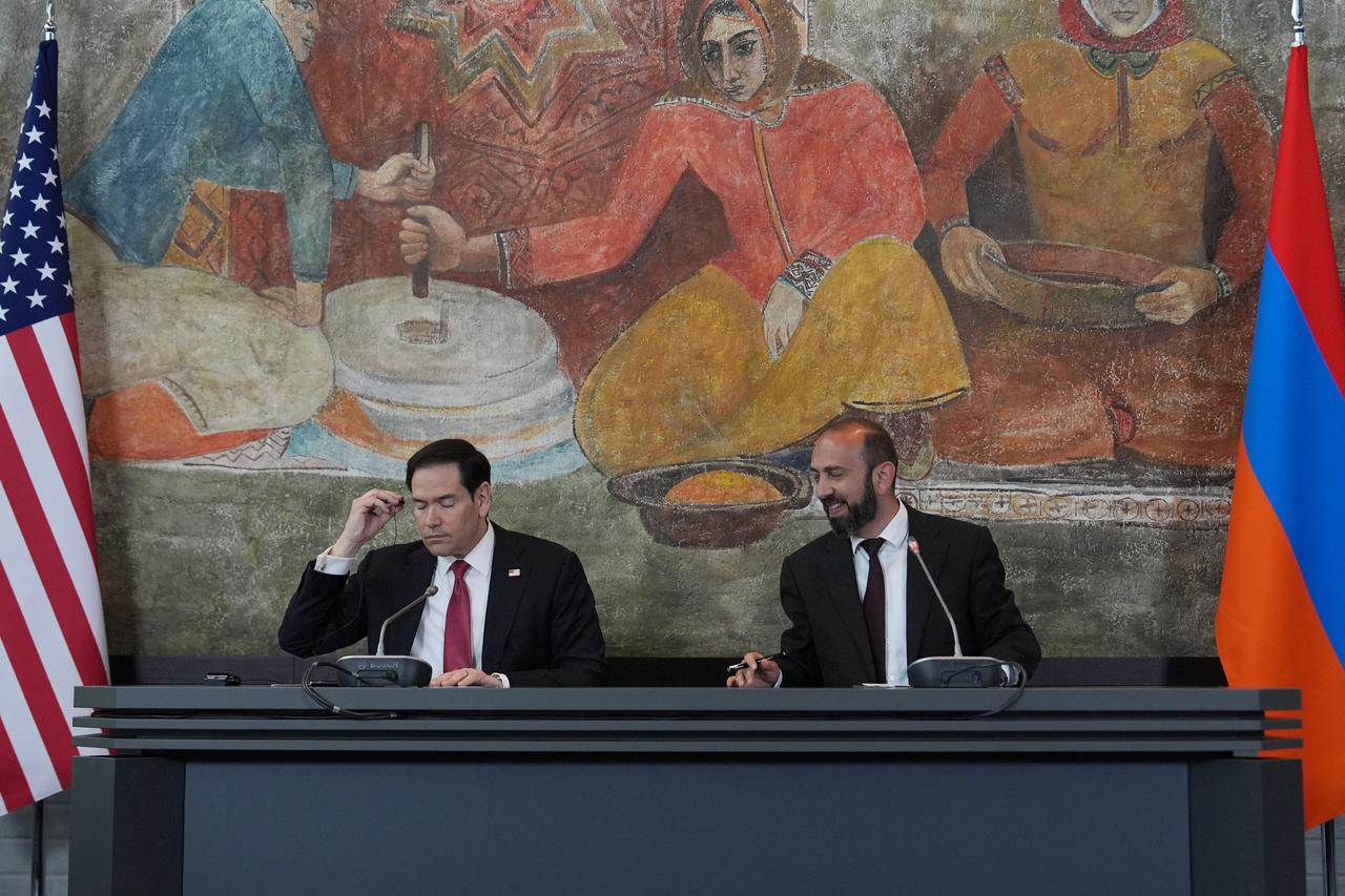 Rubio backs Pashinyan in Yerevan stopover weeks before Armenian elections