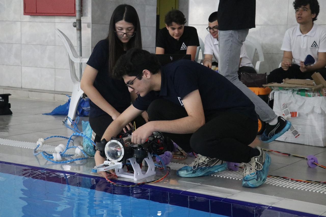 Turkish students’ underwater vehicle set for robotics world finals in Canada