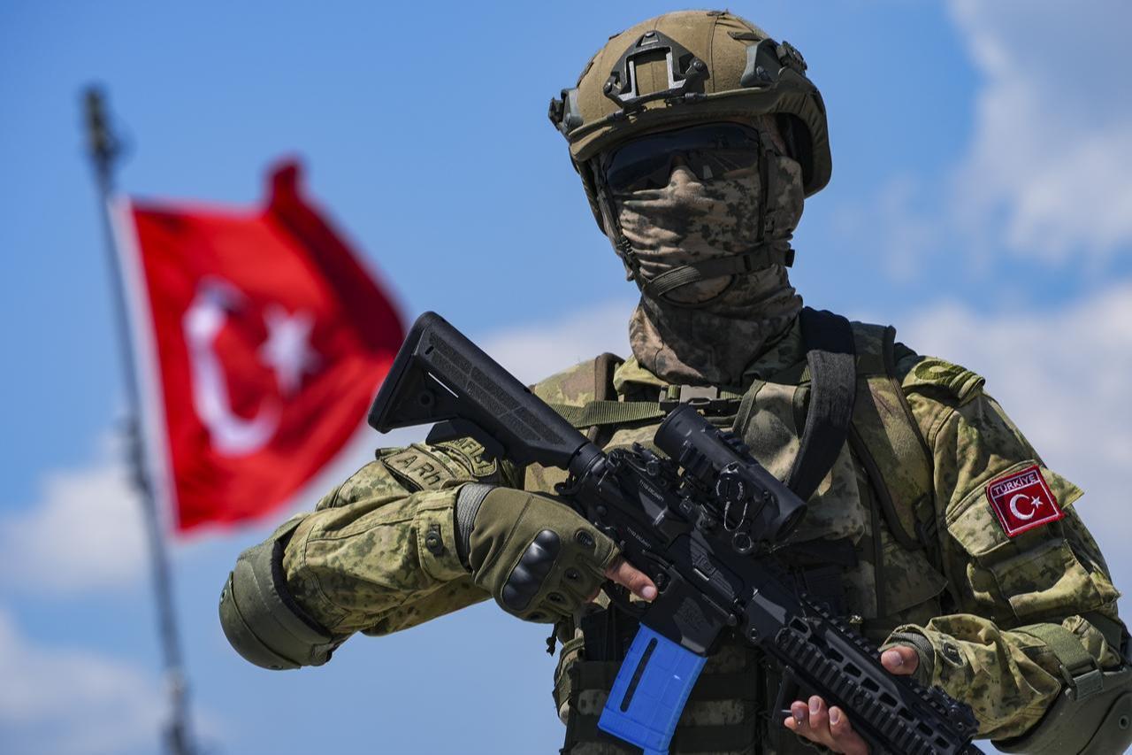 The Turkish Armed Forces' troops during the EFES-2026 Combined, Joint Live-Fire Field Exercise in the Urla district of Izmir, Türkiye, May 15, 2026. (AA Photo)