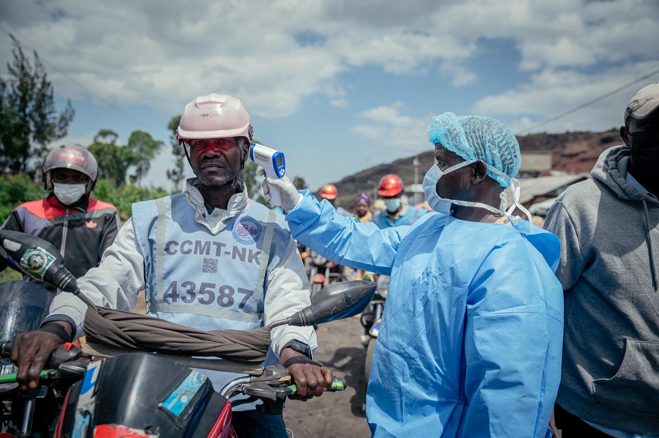 Health workers stationed at the Kanyaruchinya checkpoint near the city of Goma, the Democratic Republic of the Congo, on May 25, 2026 (AA Photo)
