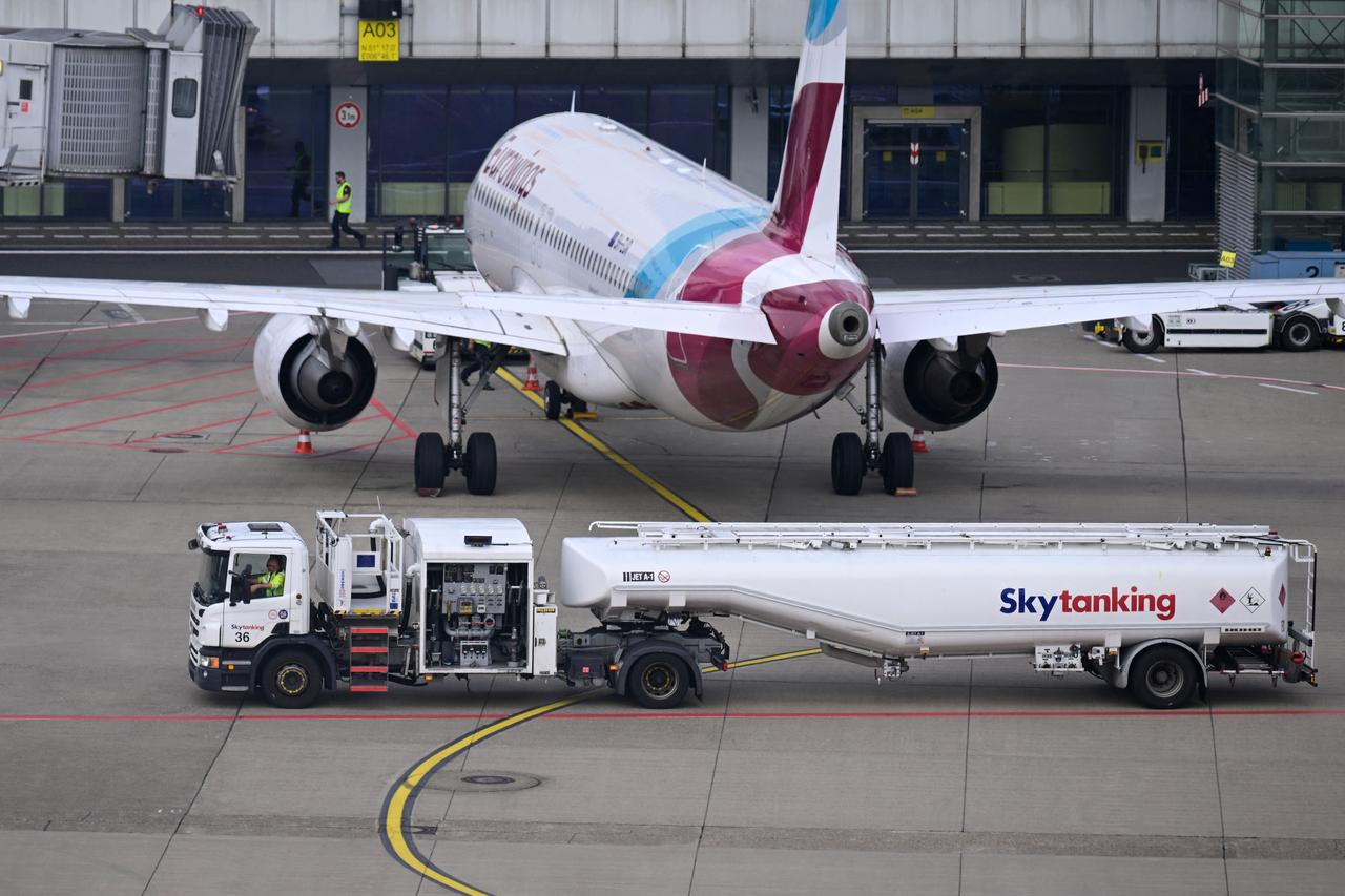 EU warns jet fuel market may tighten if Hormuz crisis persists