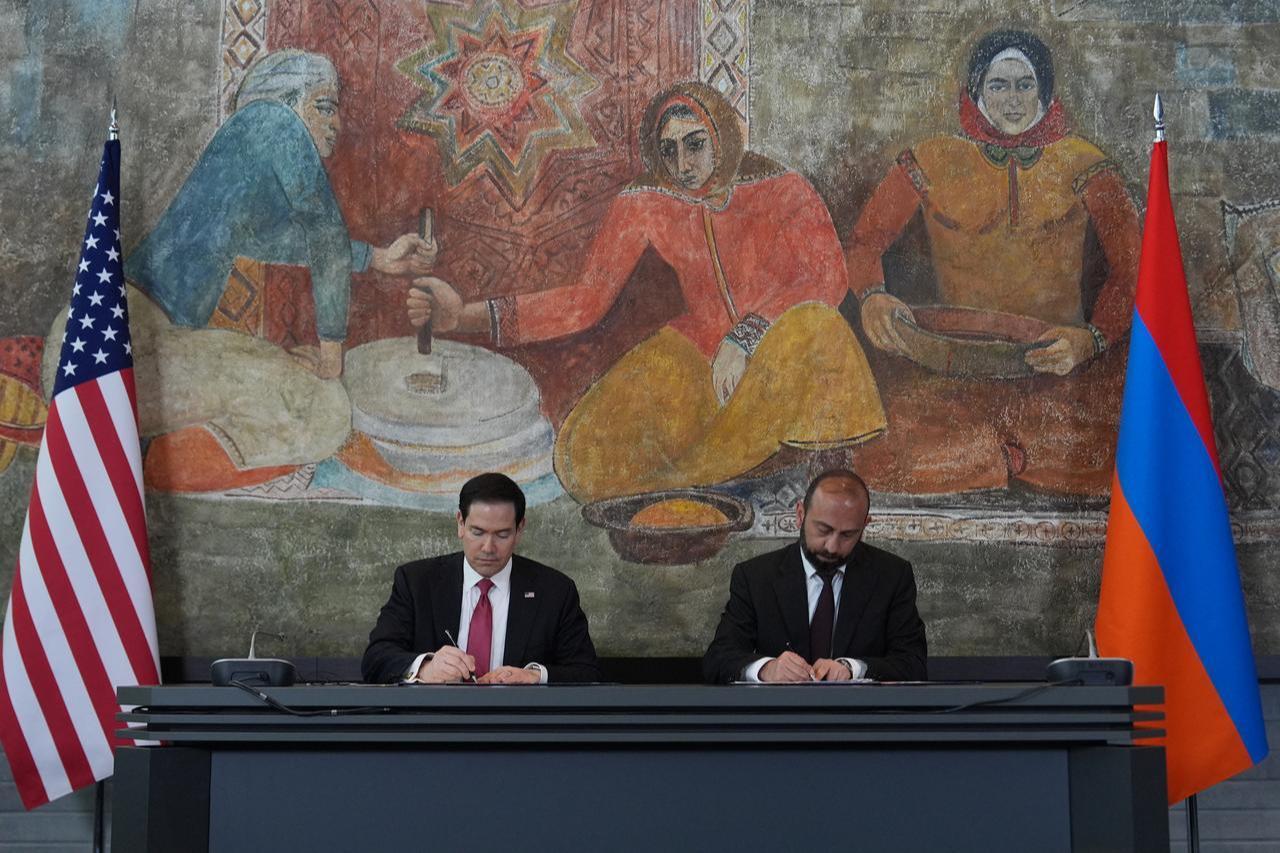 US Secretary of State Marco Rubio and Armenian Foreign Minister Ararat Mirzoyan attend a signing ceremony during their talks at Yerevan's Zvartnots International Airport on May 26, 2026. (AFP Photo)