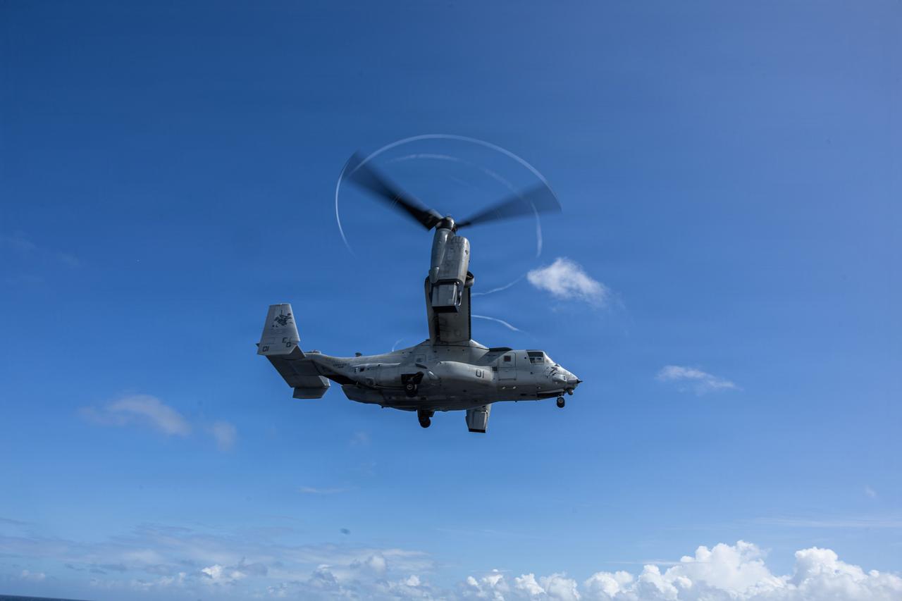 An MV-22B Osprey tiltrotor aircraft departs Wasp-class amphibious assault ship USS Iwo Jima (LHD 7) in the Caribbean Sea, May 24, 2026. (Photo via U.S. Navy)