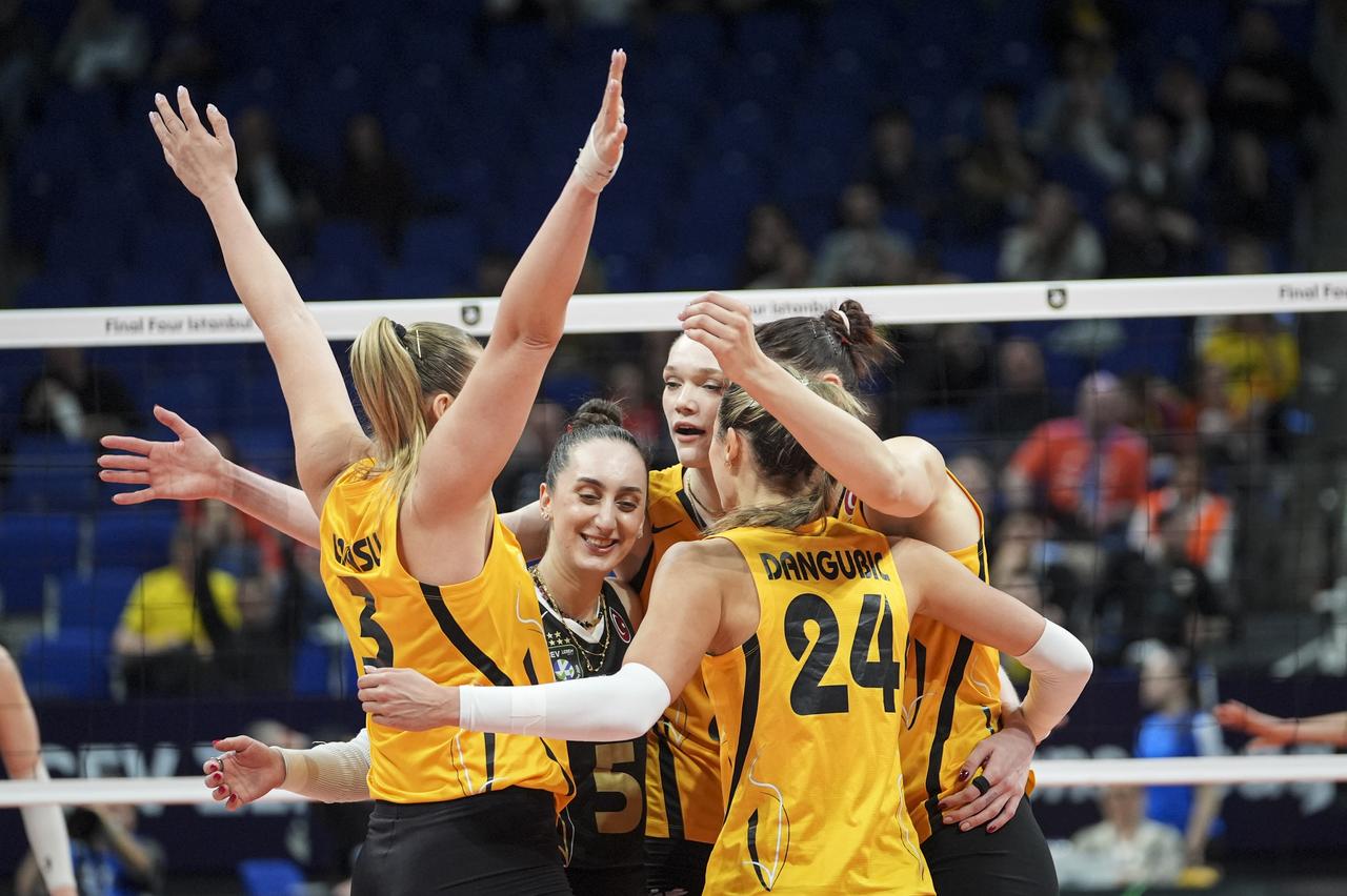 ISTANBUL, TURKIYE - MAY 02: Players of VakifBank celebrate a point during the CEV Women’s Final Four volleyball match between VakifBank and A. Carraro Imoco at Ulker Sports and Event Hall in Istanbul, Türkiye, May 2, 2026. (AA Photo)