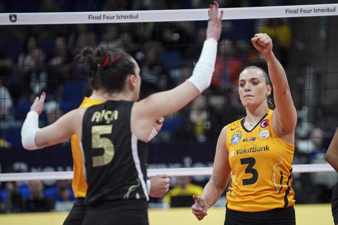 Players of VakifBank celebrate a point during the CEV Women’s Final Four volleyball match between VakifBank and A. Carraro Imoco at Ulker Sports and Event Hall in Istanbul, Türkiye, May 2, 2026. (AA Photo)
