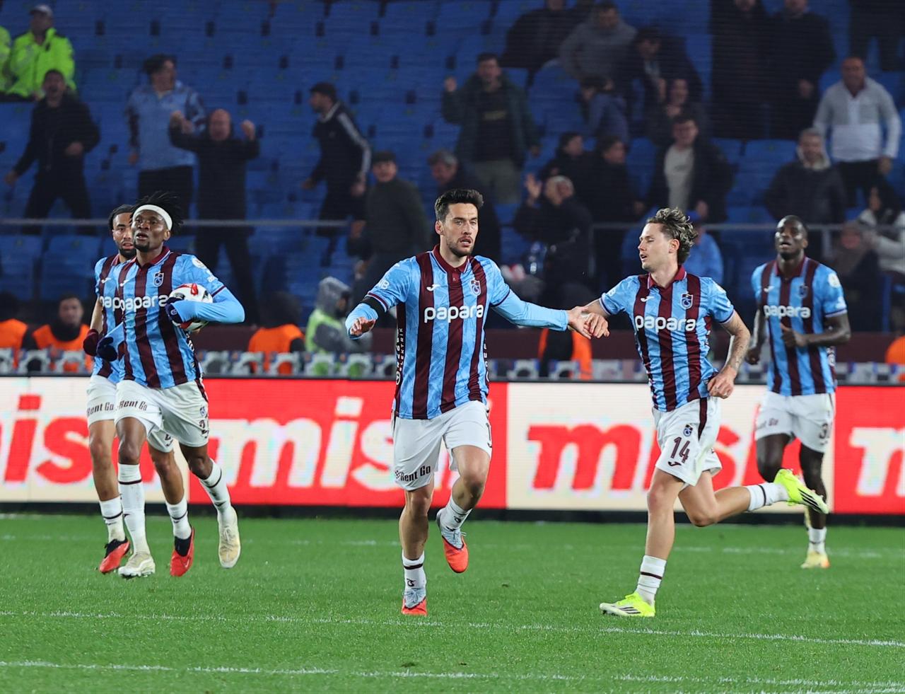 Mehmet Umut Nayir (C) of Trabzonspor celebrates a goal with teammates during the Turkish Super Lig week 32 football match between Trabzonspor and Goztepe at Senol Gunes Sports Complex in Trabzon, Türkiye, May 2, 2026. (AA Photo)