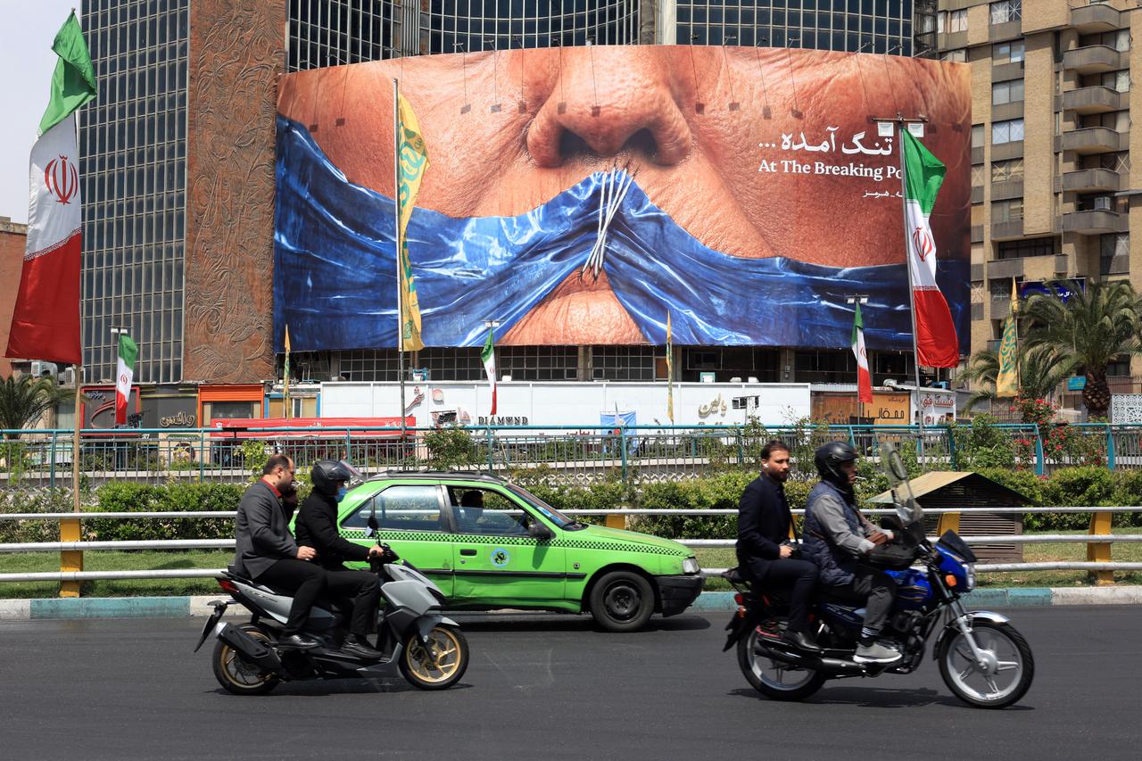 Iran 'nationalizes' Strait of Hormuz, bars Israeli ships from passage