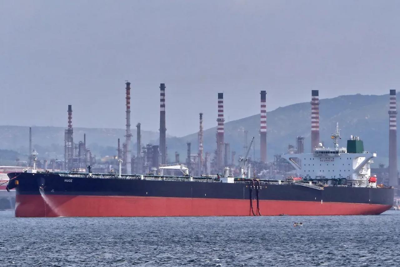 Iranian supertanker passes US blockade carrying $220M oil cargo: Tracker