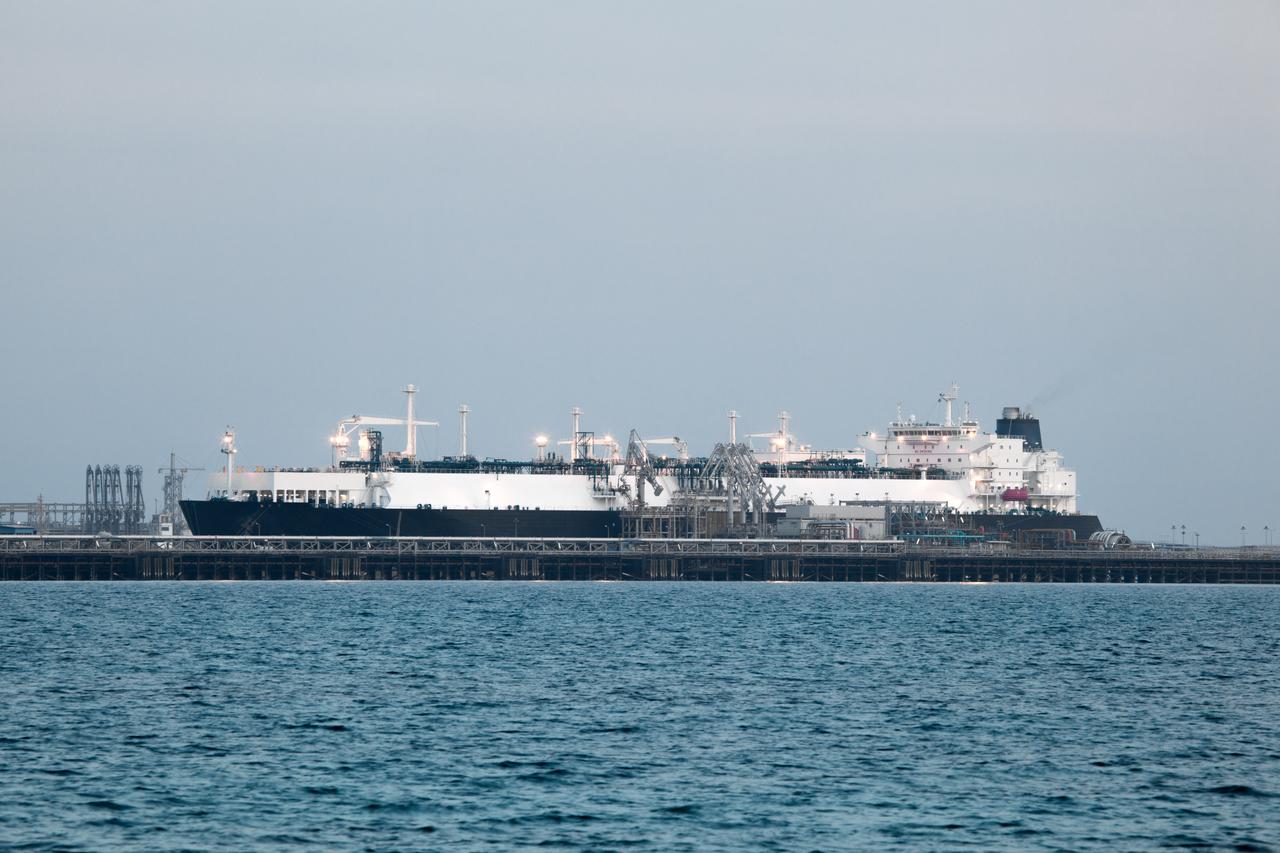 Kuwait's crude exports fully halt in April for first time since 1991