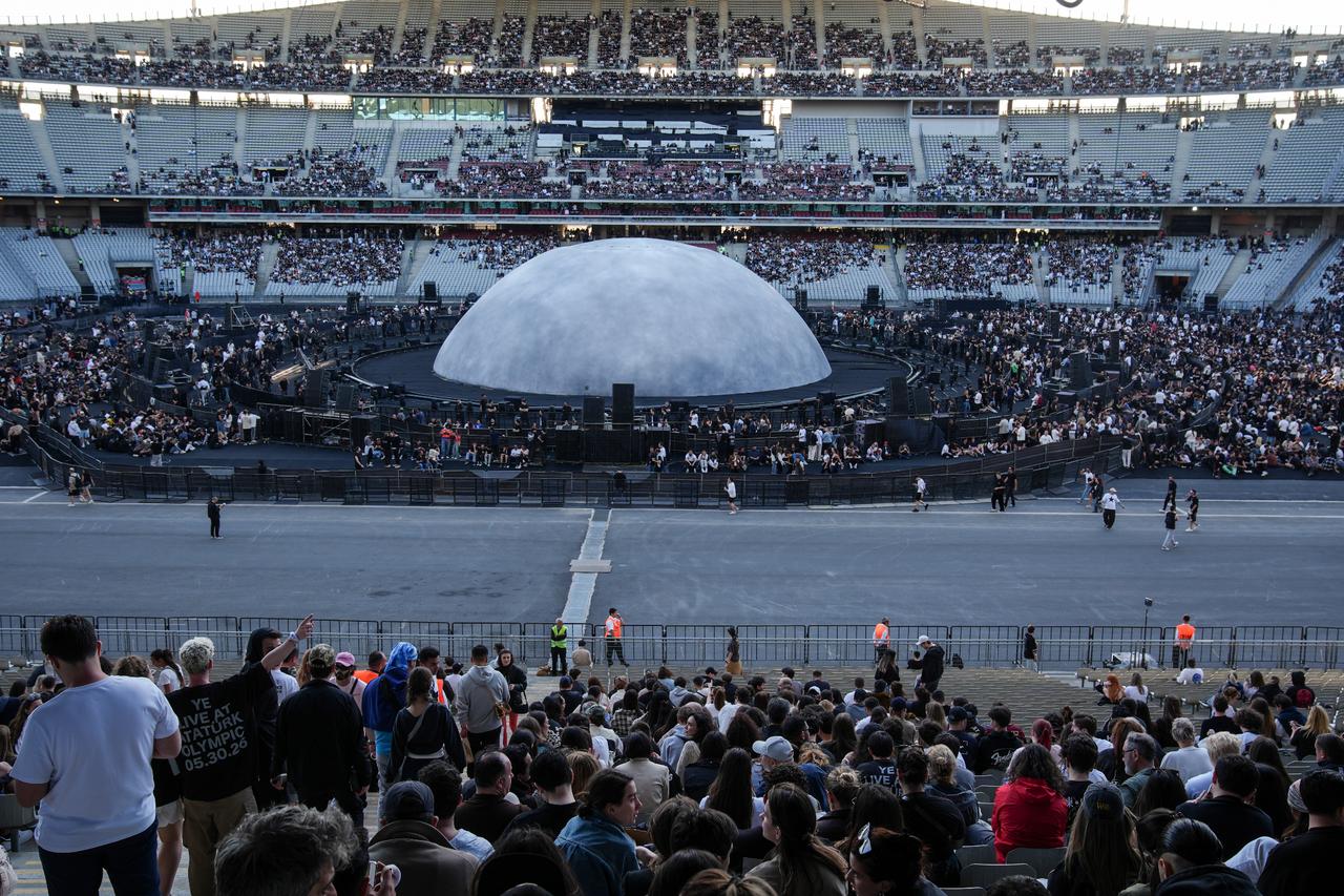 Istanbul overwhelmed by Kanye West as 120,000 fans flock to concert