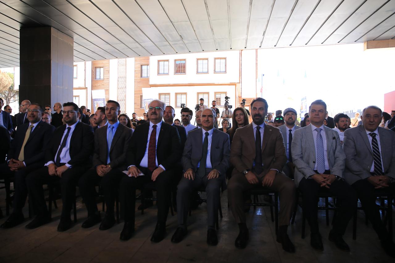 High-level officials, including representatives from the Ministry of Culture and Tourism and local authorities, attended the opening ceremony of the festival in Manisa, Türkiye, May 30, 2026. (AA Photo)