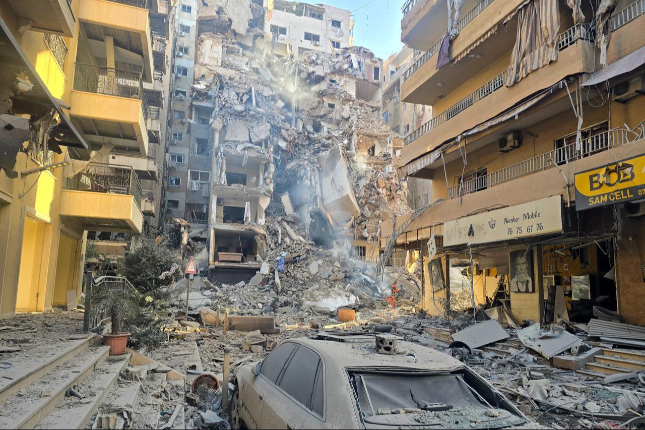 A destroyed building is pictured at the site of an Israeli strike in Tyre, southern Lebanon, May 28, 2026. (AFP Photo)