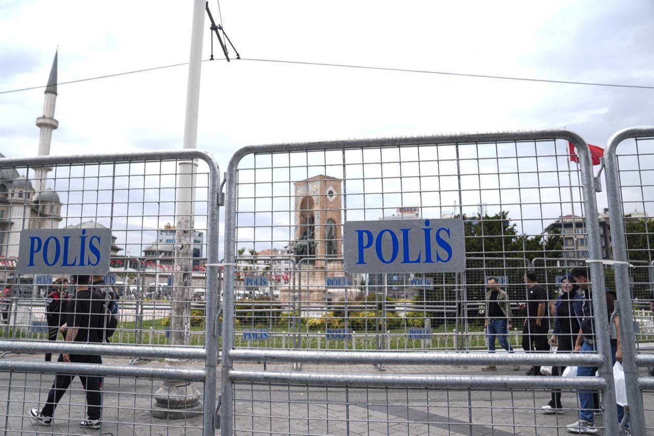 The photo shows police barriers in Taksim, Istanbul, on May 31, 2026. (AA Photo)