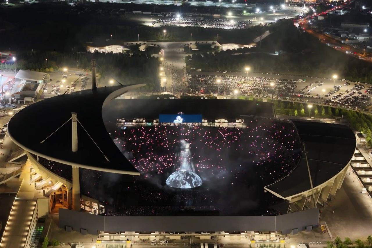 Kanye West draws 118,000 to Istanbul concert, touts record-breaking show