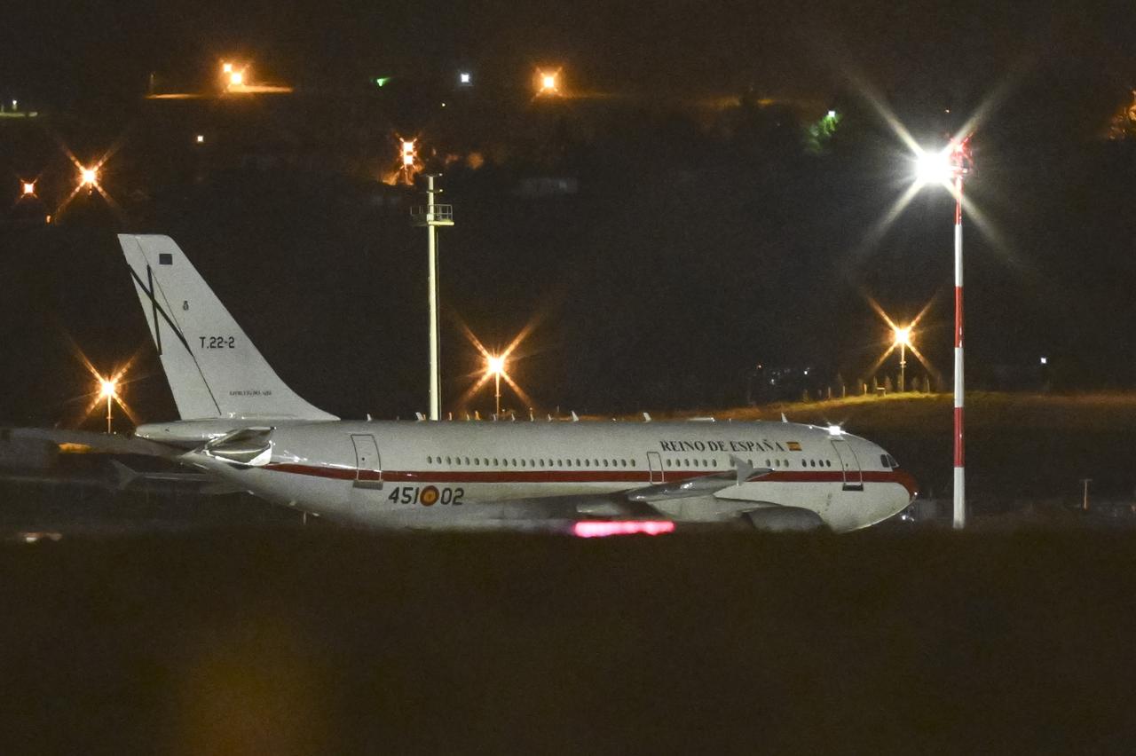 The plane carrying Spanish Prime Minister Pedro Sanchez made an emergency landing in Ankara, Türkiye due to a technical issue while en route from Madrid to Yerevan, May 4, 2026. (AA Photo)