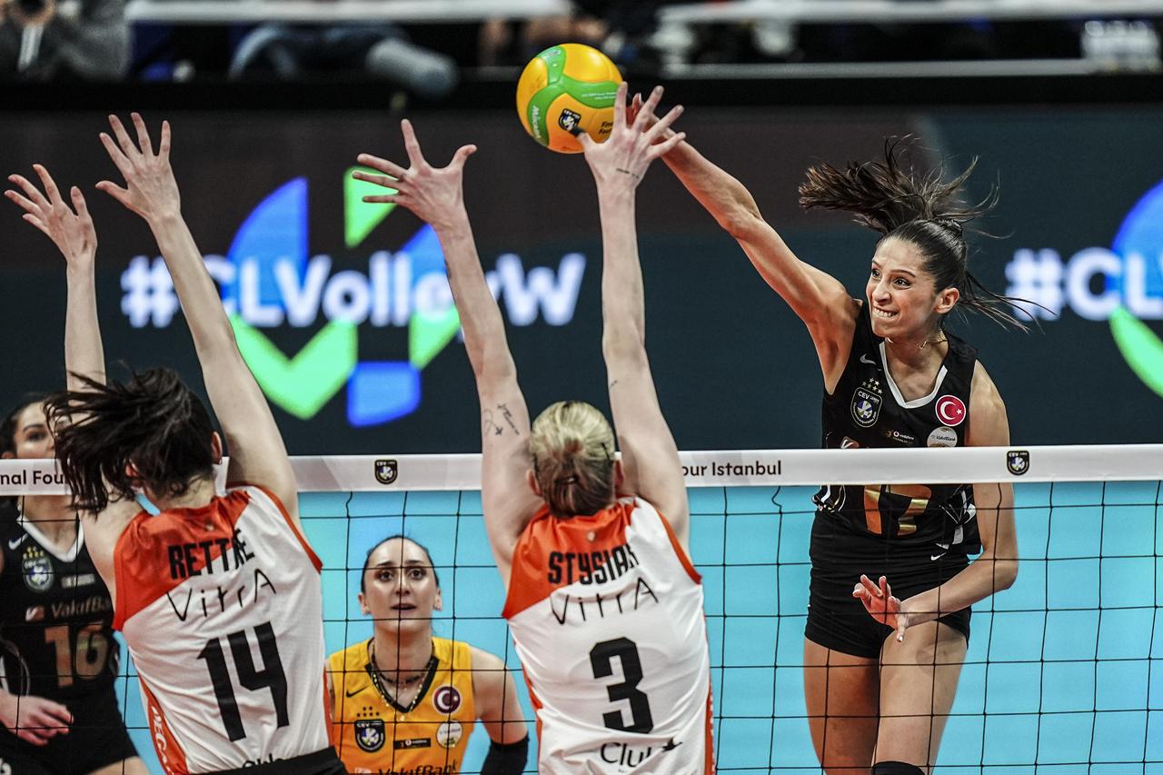 Magdalena Stysiak (3) of Eczacibasi Dynavit in action against Derya Cebecioglu (R) of Vakifbank during the CEV Women’s Champions League Final Four final match between Eczacibasi Dynavit and VakifBank at Ulker Sports and Event Hall in Istanbul, Türkiye, May 3, 2026. (AA Photo)