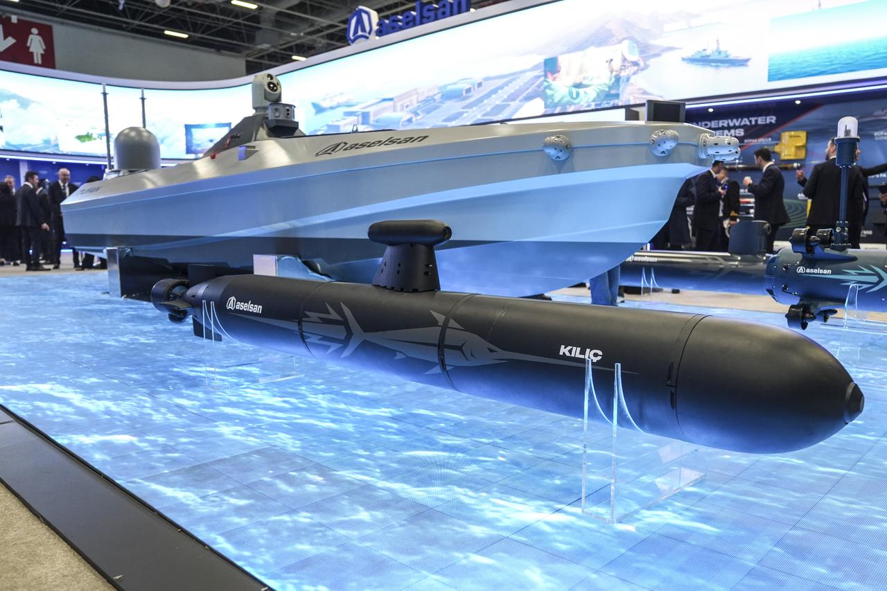 Aselsan unveils Kilic kamikaze submarine drone and Tufan surface drone