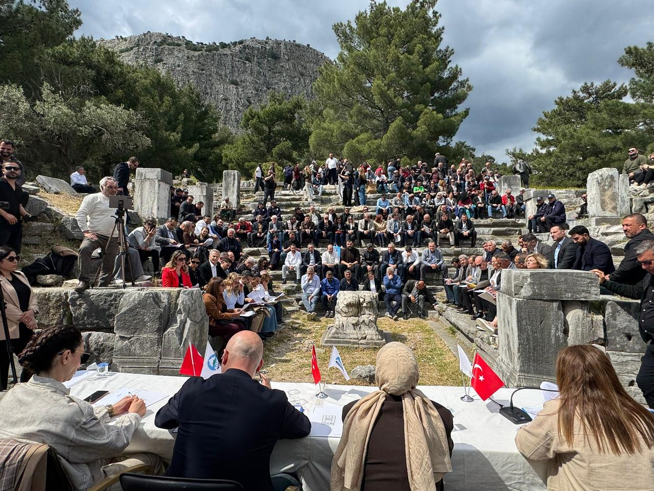 A municipal council meeting is held inside the ancient assembly building of Priene in Aydin, Türkiye, May 4, 2026. (AA Photo)