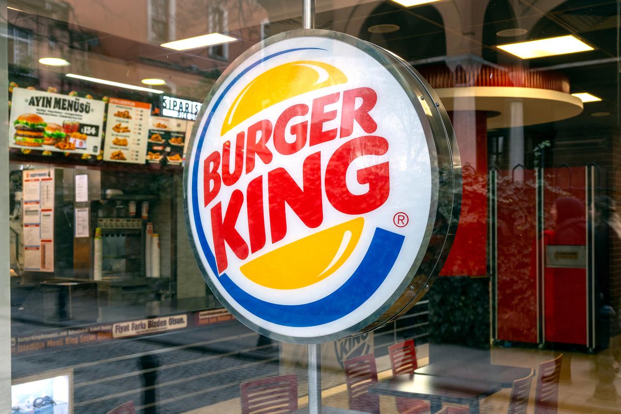 Türkiye fines Burger King outlet for barring mother, child from dining in