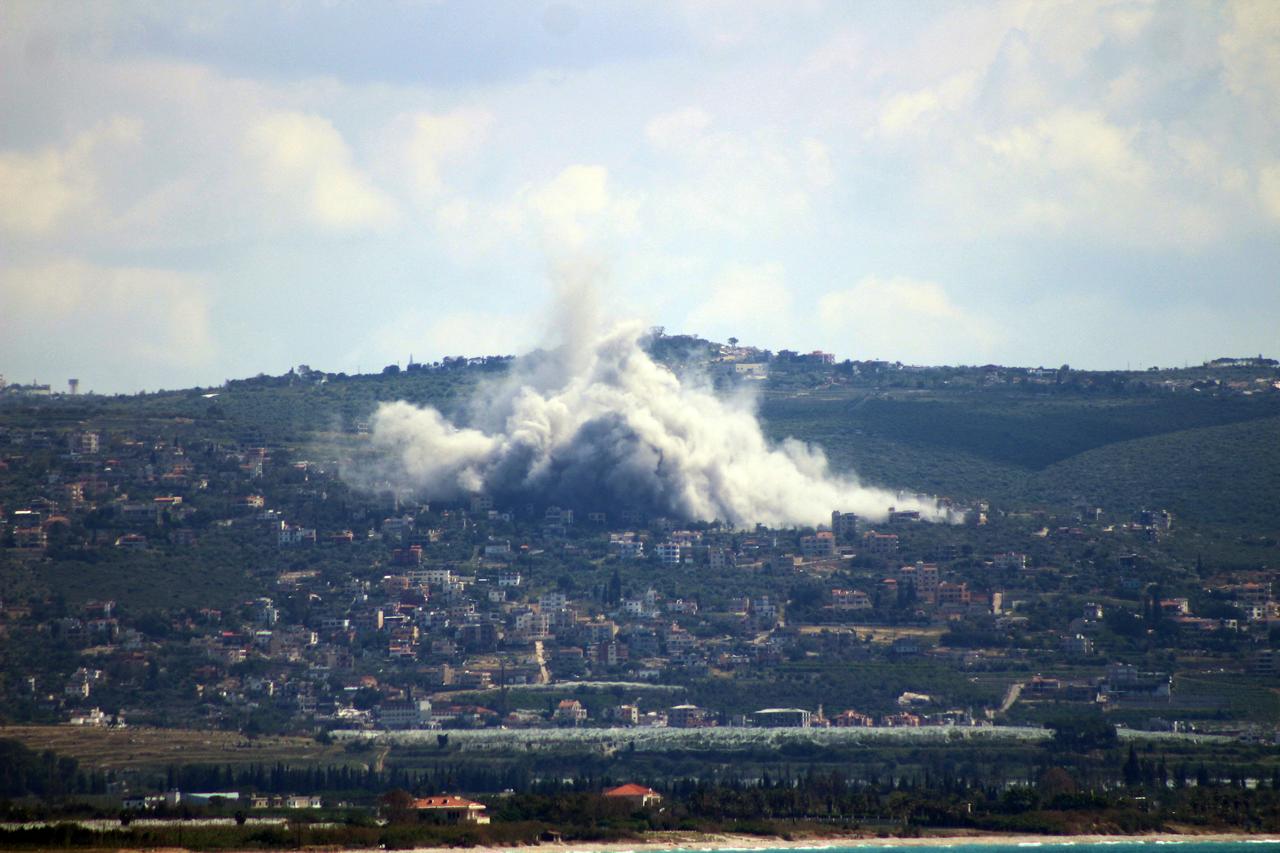 This photograph taken from the southern Lebanese area of Tyre shows smoke as it rises from the site of an Israeli airstrike that targeted the village of al Mansouri, May 6, 2026.(AFP Photo)