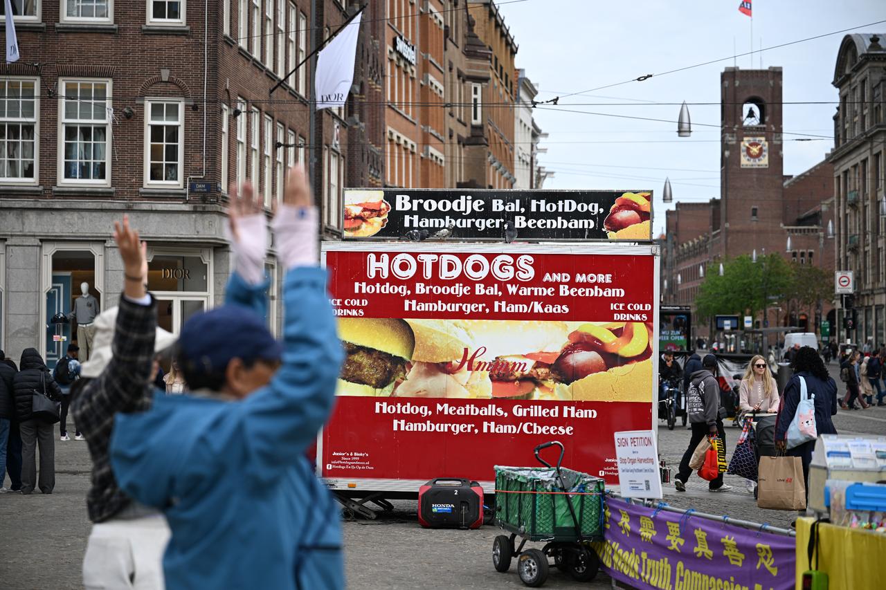 Amsterdam bans fossil fuel ads to push back on high-carbon habits