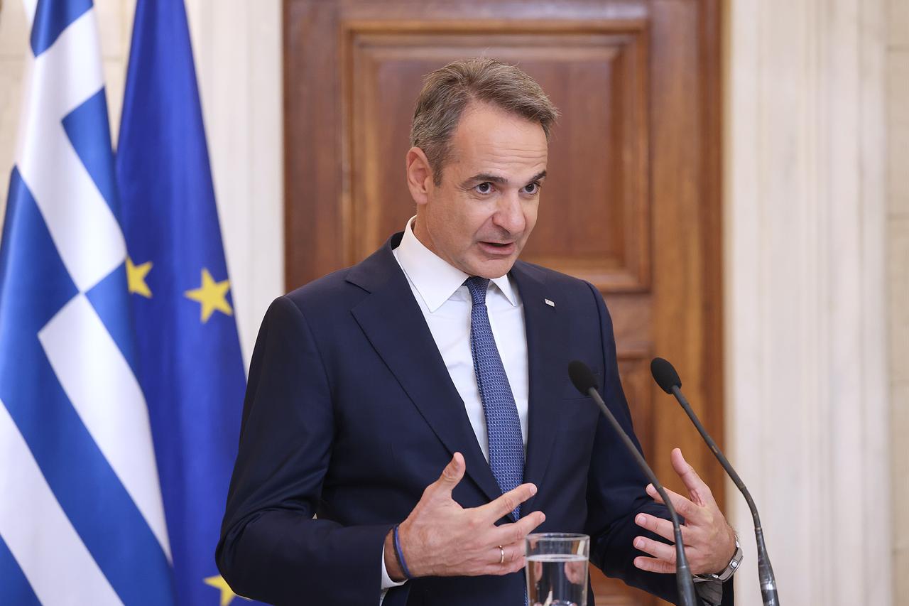 France's President Emmanuel Macron (not seen) and Greece's Prime Minister Kyriakos Mitsotakis hold a joint press conference following their meeting in Athens, Greece, April 25, 2026. (AA Photo)