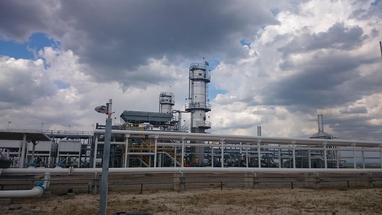 An oil refinery operates in the Kurdish Regional Government (KRG) region of Iraq. (Adobe Stock Photo)