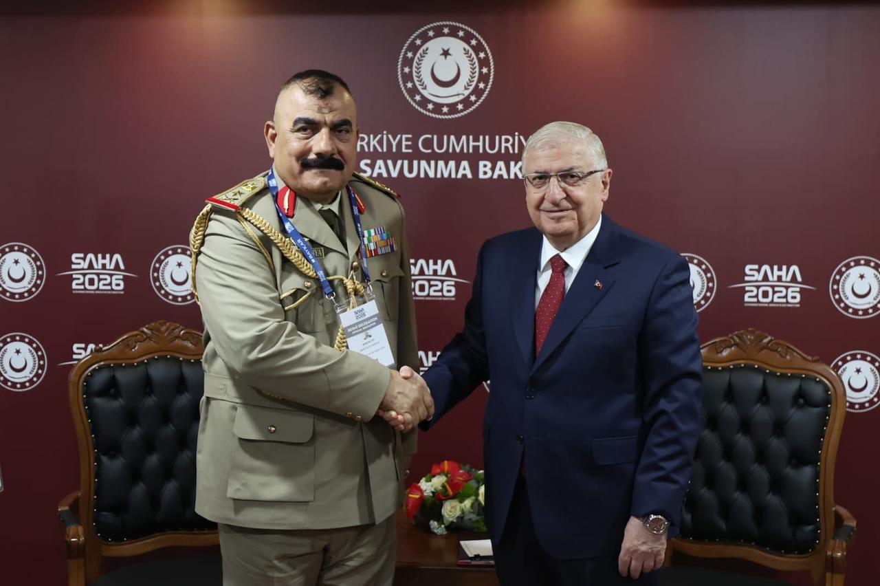 Iraq's Deputy Army Chief of Staff for Operations Lt. Gen. Saad Harbiye (L) meets with Turkish Defense Minister Yasar Guler at SAHA 2026 in Istanbul, May 5, 2026. (AA Photo)