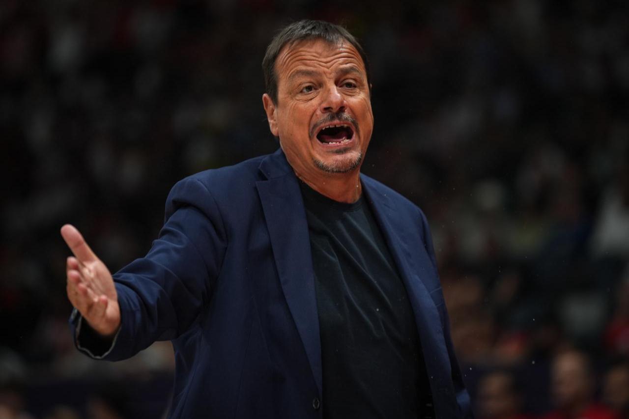 Panathinaikos coach Ataman, Valencia’s Martinez ejected after heated clash