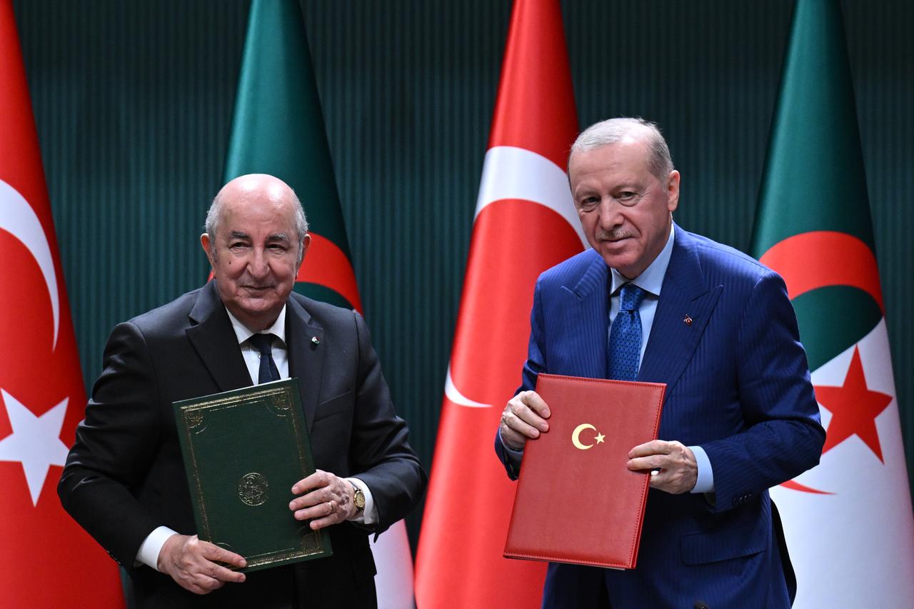 Türkiye, Algeria sign cooperation deals after strategic council meeting Image