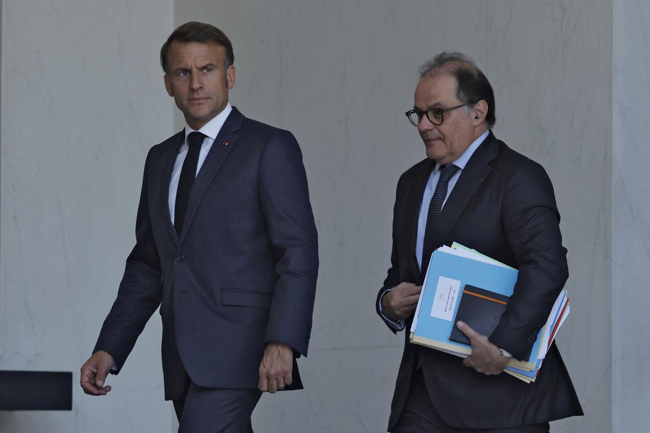 France to return ambassador to Algeria in bid to repair strained ties Image