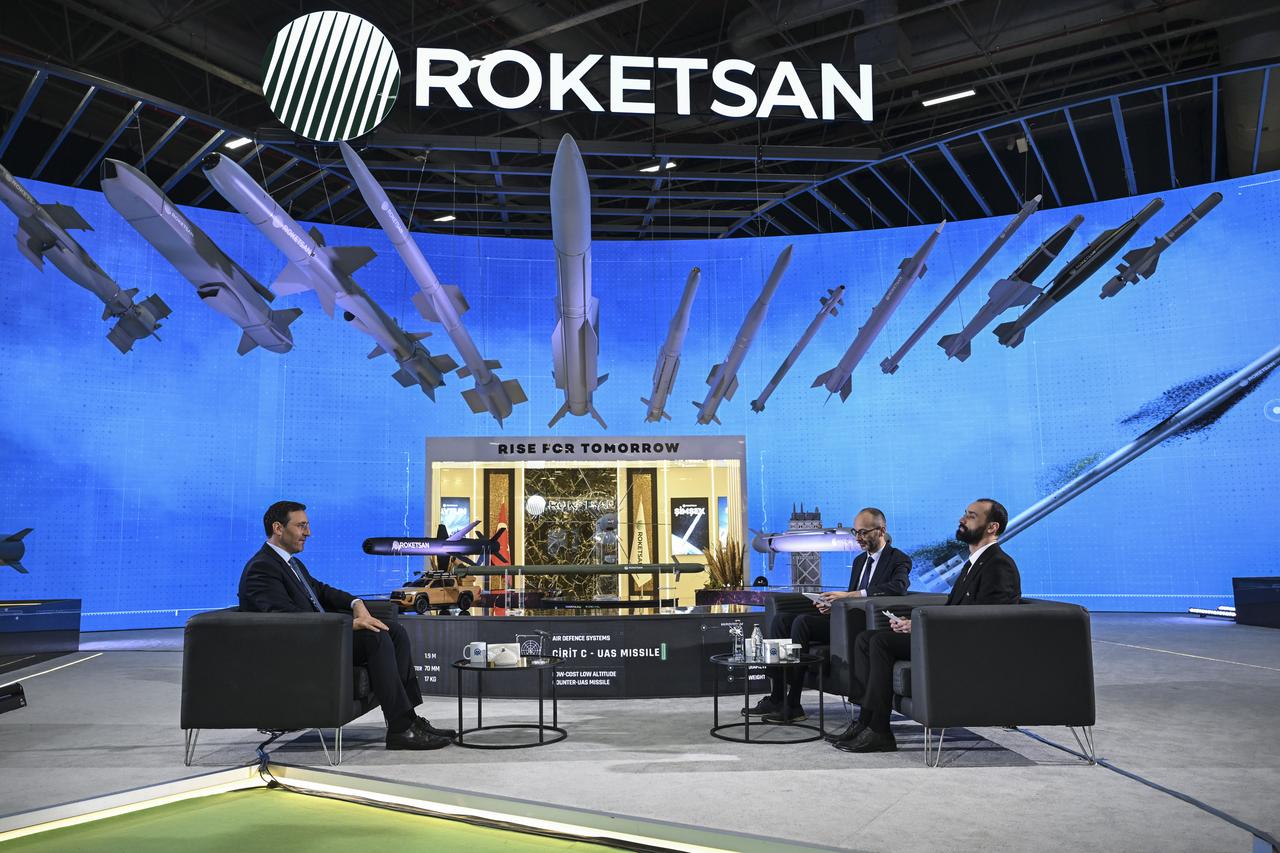 Roketsan CEO Murat Ikinci (L) speaking at the SAHA 2026 Technology Desk of Anadolu Agency (AA) in Istanbul, May 8, 2026. (AA Photo)